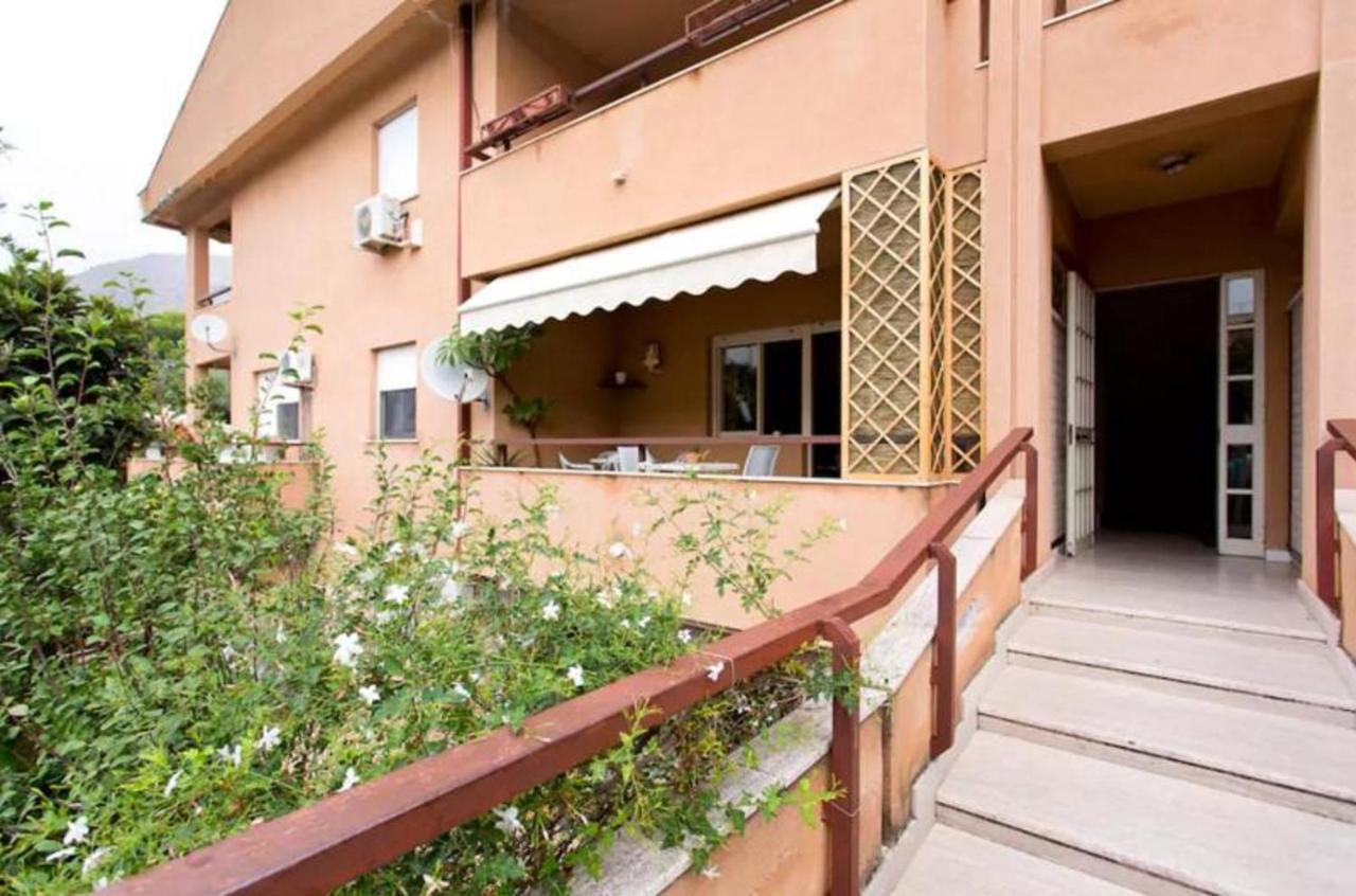 Nest Apollo Apartment Mondello Exterior photo